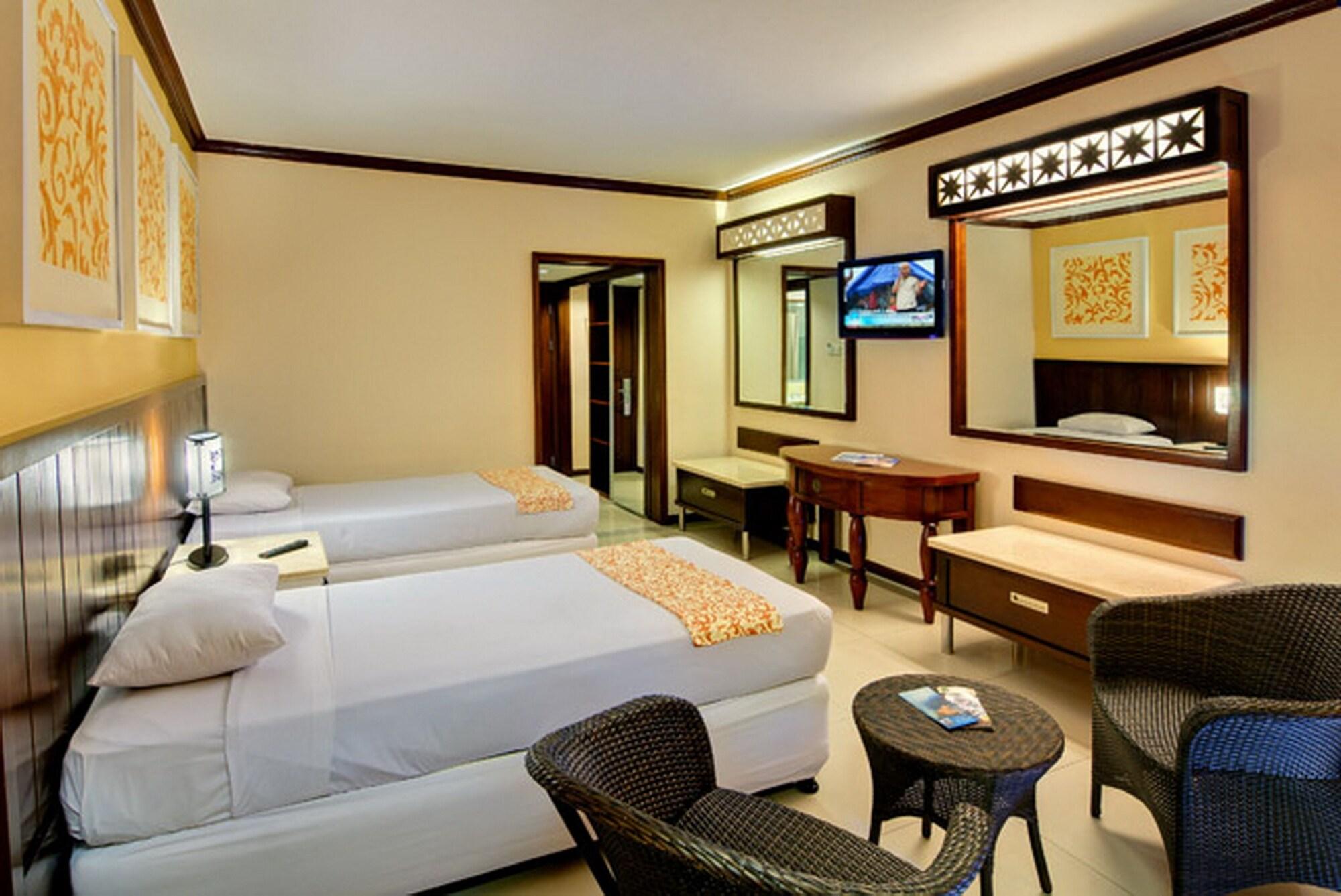 Maharani Beach Hotel Kuta Lombok Exterior foto