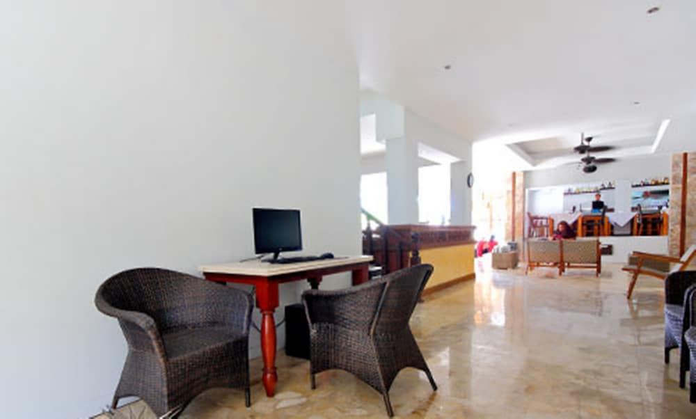 Maharani Beach Hotel Kuta Lombok Exterior foto