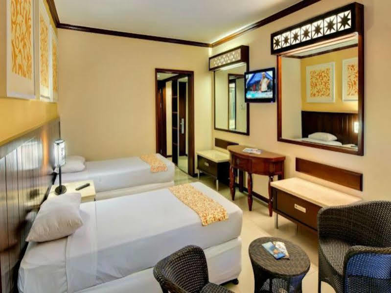 Maharani Beach Hotel Kuta Lombok Exterior foto