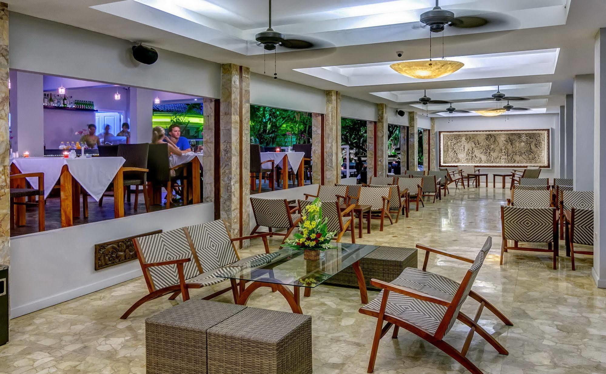 Maharani Beach Hotel Kuta Lombok Exterior foto