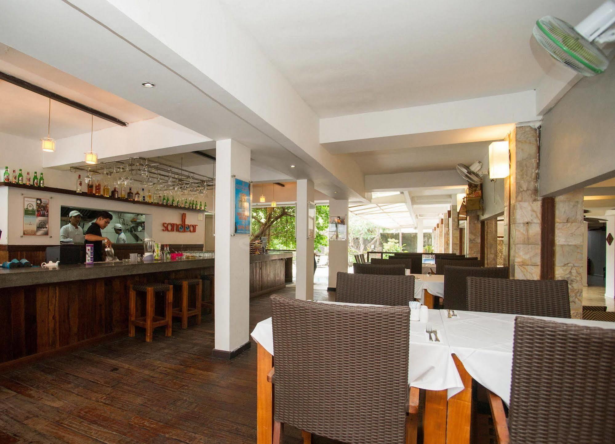 Maharani Beach Hotel Kuta Lombok Exterior foto