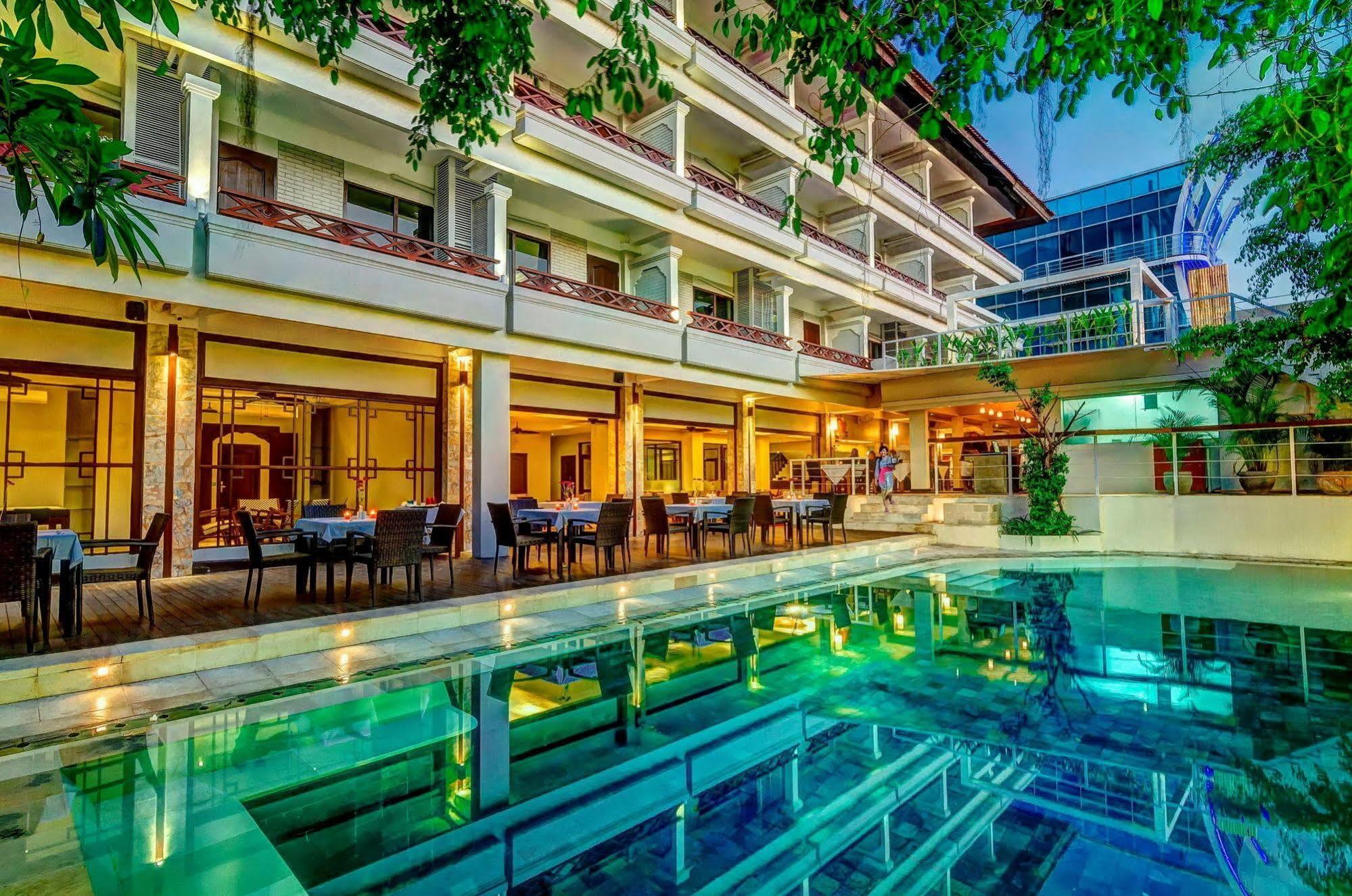 Maharani Beach Hotel Kuta Lombok Exterior foto